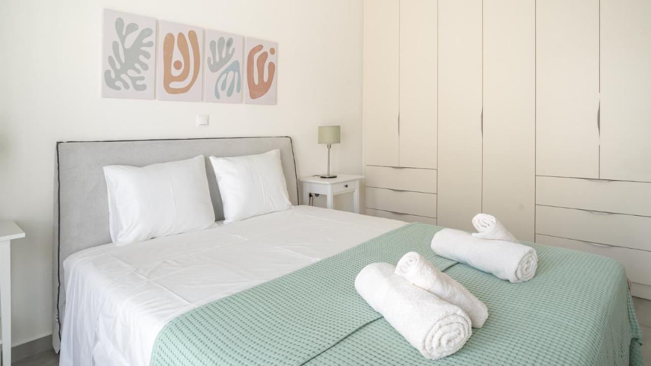 A Brand New, Beautifully Decorated Maisonette. *